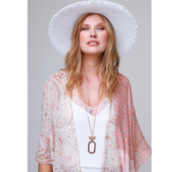 TAKE ME AWAY Blush Kimono - Picture 2 of 2